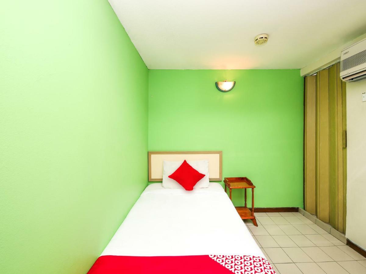Oyo 538 A&N Hotel Bukit Damansara Exterior photo